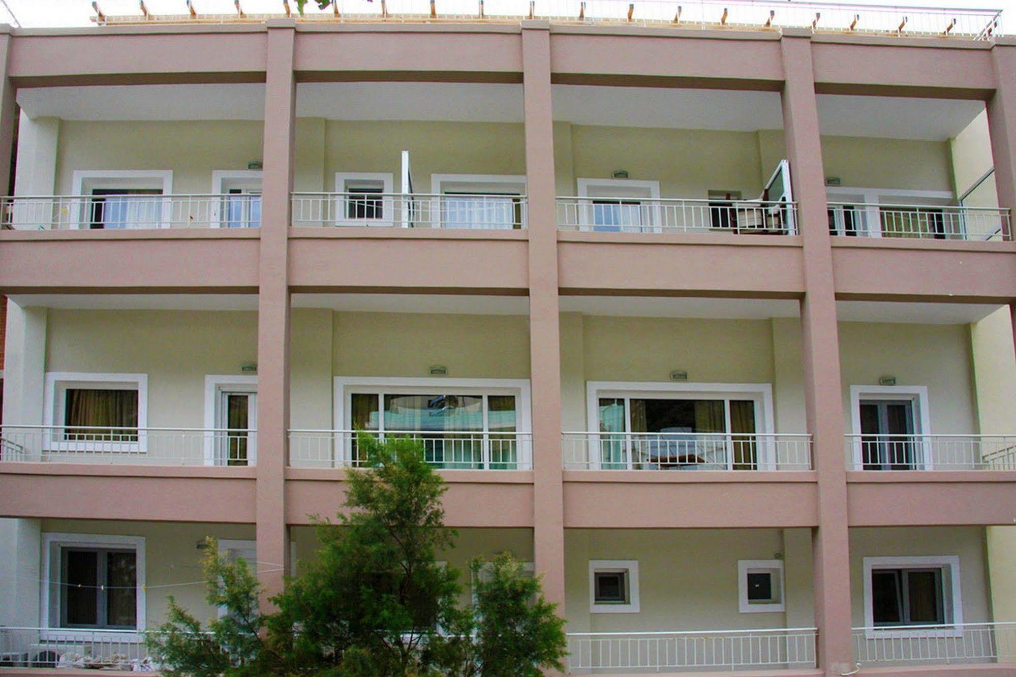 Nefeli Hotel Ágios Kírykos Extérieur photo